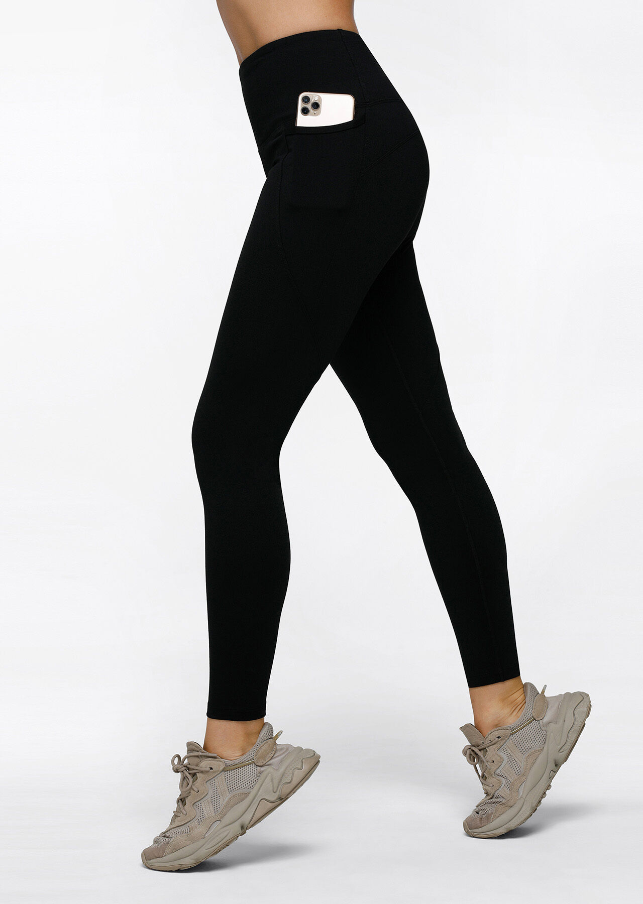 Buy online Black Fleece Woolen Legging from winter wear for Women by  Frenchtrendz for ₹899 at 65% off | 2024 Limeroad.com